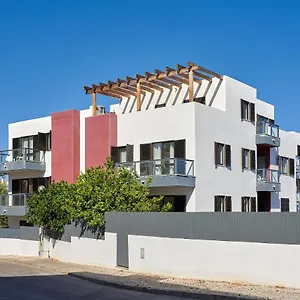 legacy-suites-apartments-albufeira-al.hotelaalgarve.com/